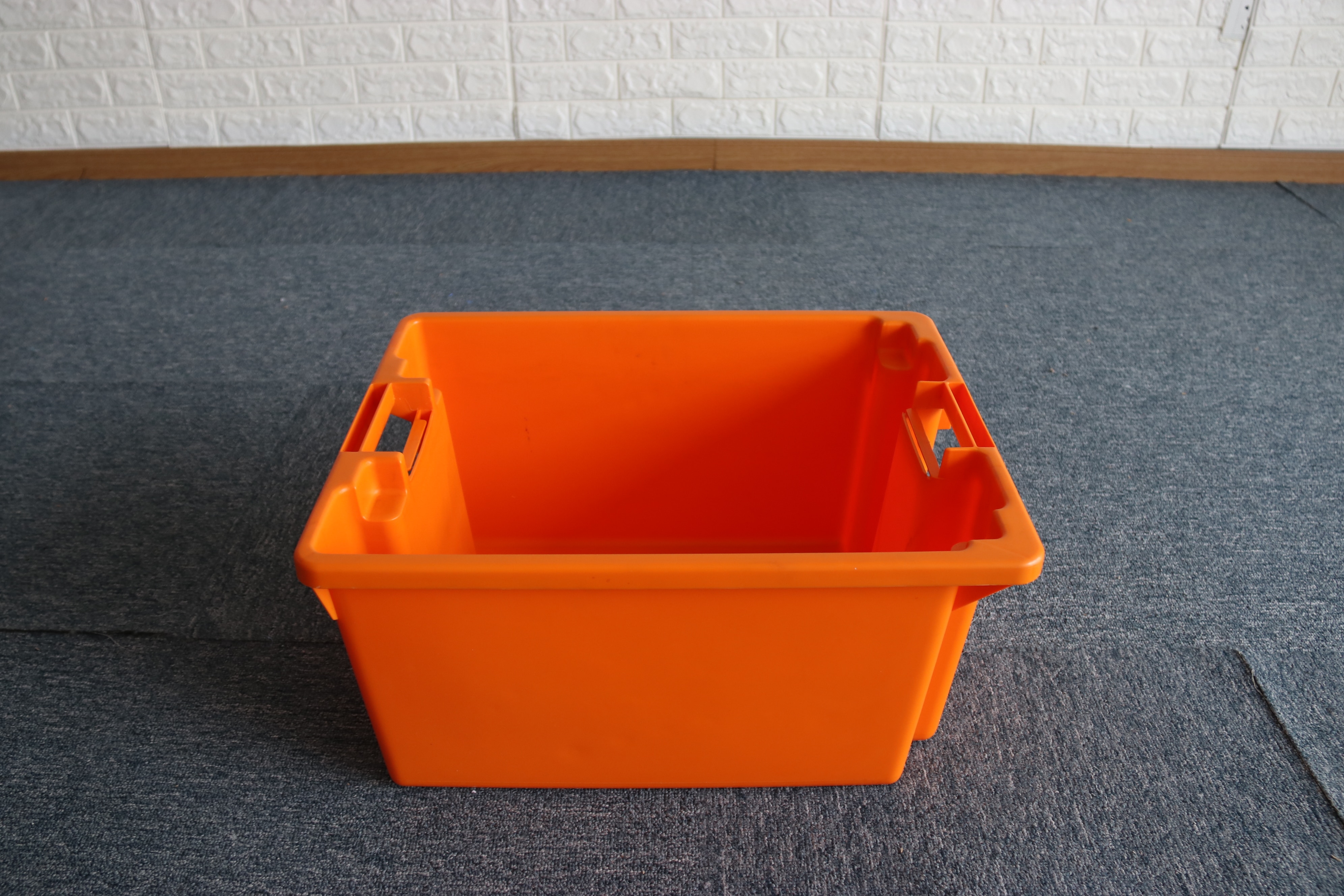 plastic storage tub 5325